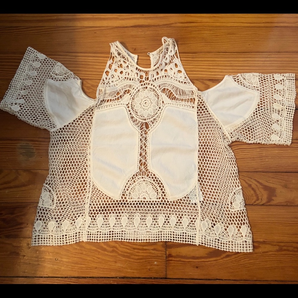 Cream shoulder cut out lace shirt